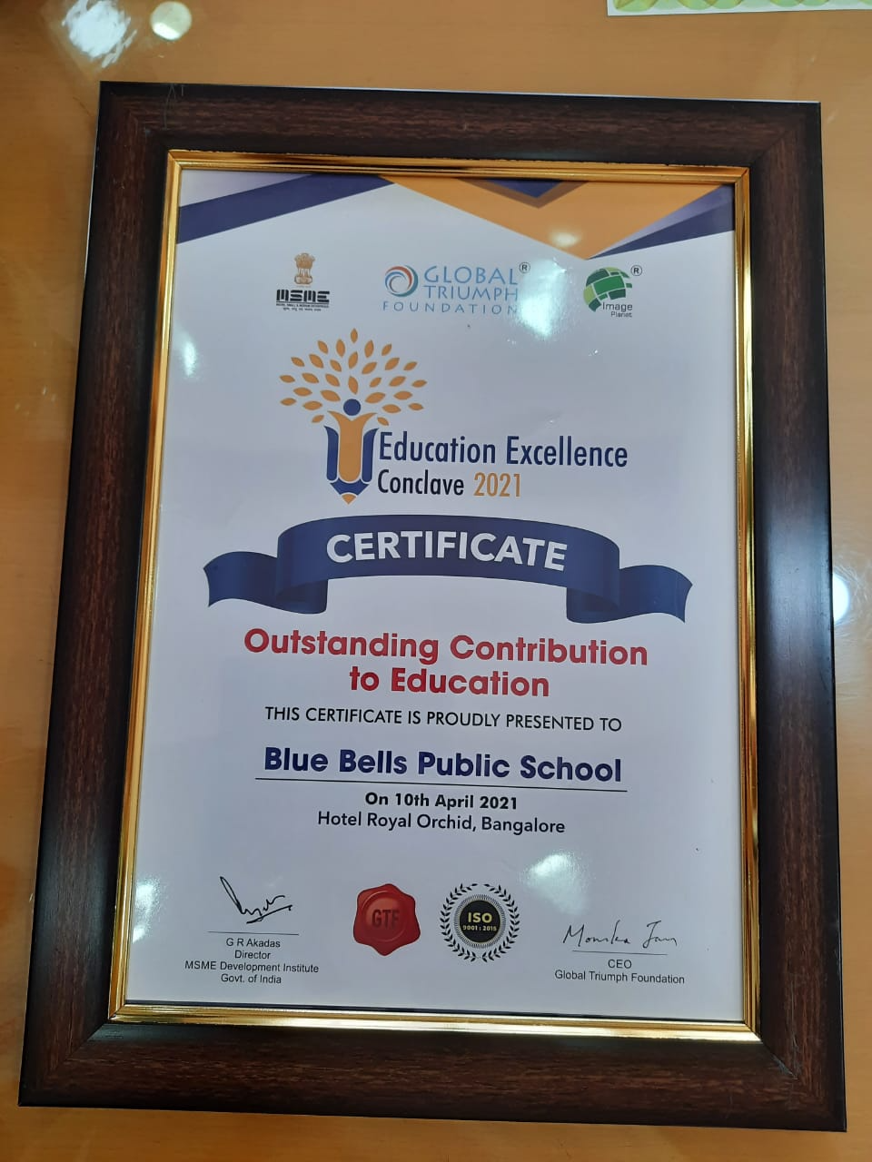 outstanding-contribution-to-education-award-2021-9SkJcp