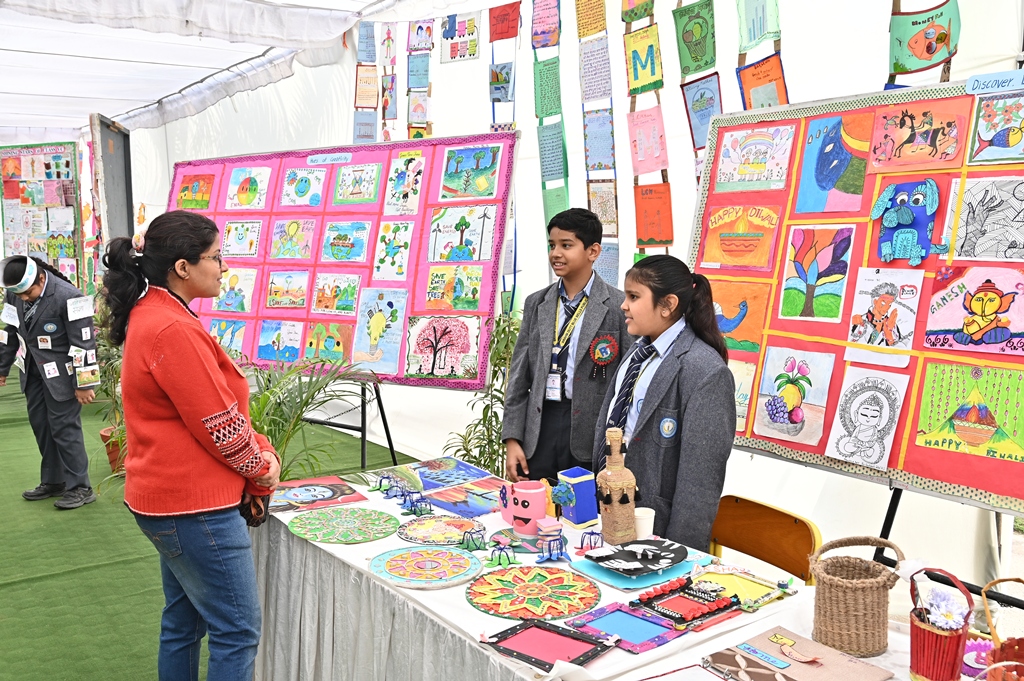 academic-carnival-2024-2bGGGV