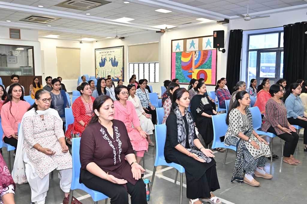 chair-yoga-mindfulness-session-2025-wKYOC0