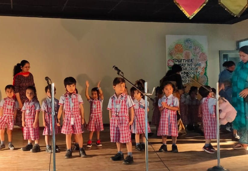 first-day-of-school-lkg-Icd7qN